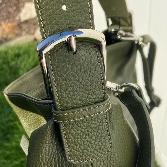 Pelletteria Veneta leather olive 2-way crossbody/shoulder bag w silver hardware - Picture 6 of 6